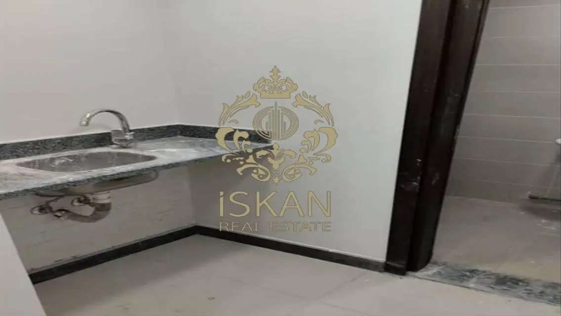 عقار متميز للبيع بسعر مغري