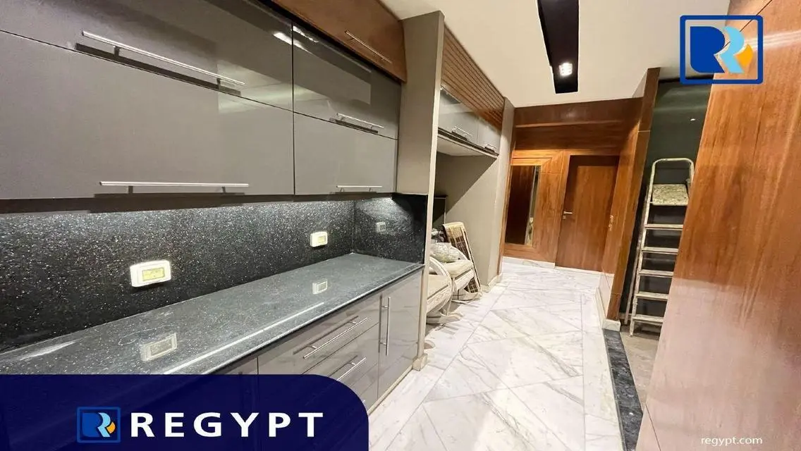 Luxury Apartment of 260 sqm in a Prime Location