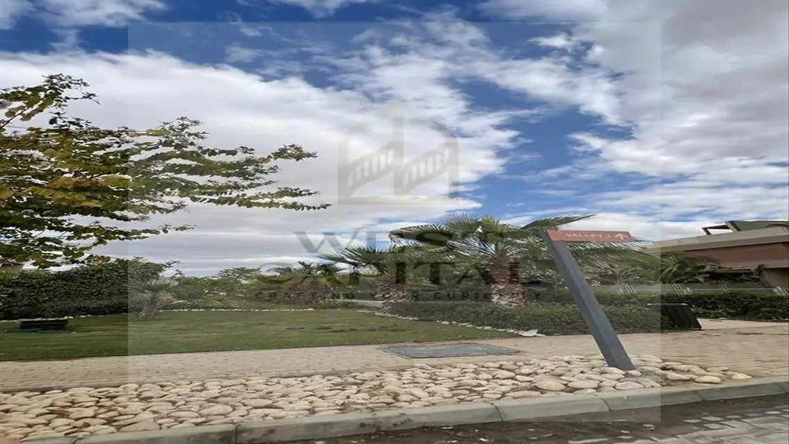 شقة فاخرة مع مطل رائع للبيع في المنطقة الراقية
