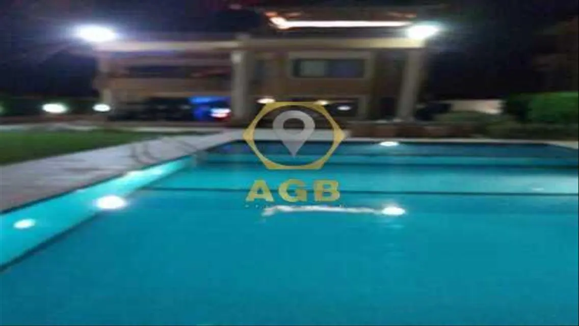 فيلا فاخرة على البحيرات بسعر 16,000,000 جنيه