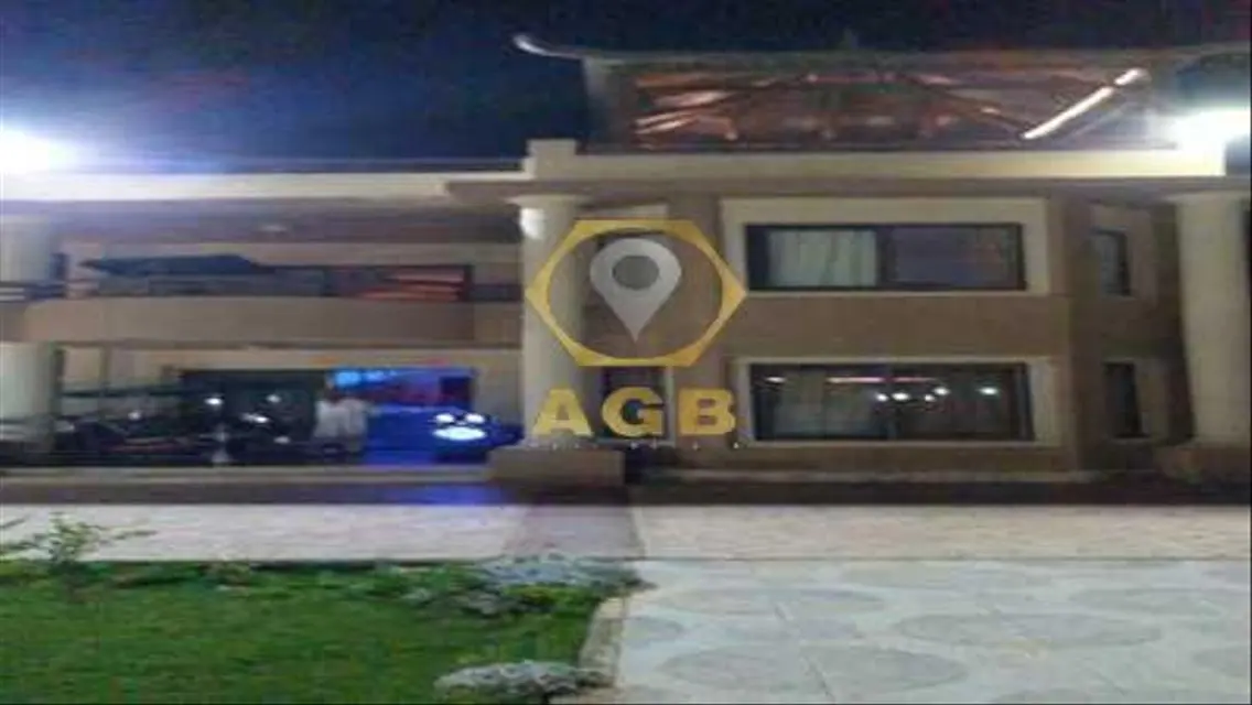 فيلا فاخرة على البحيرات بسعر 16,000,000 جنيه