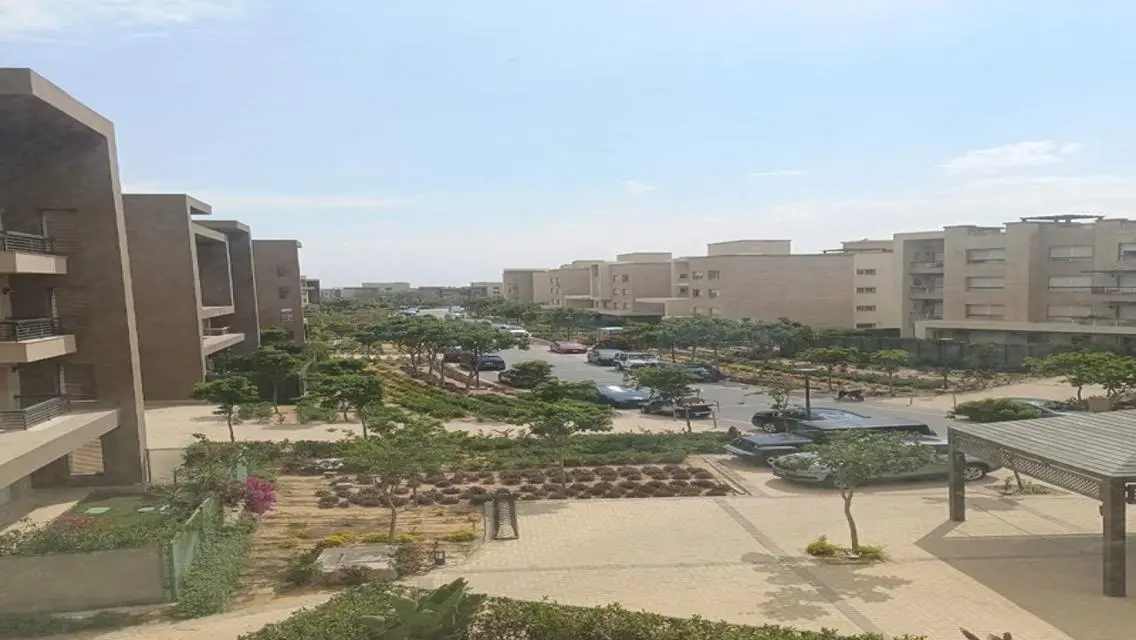 منزل فاخر بمساحة واسعة للبيع