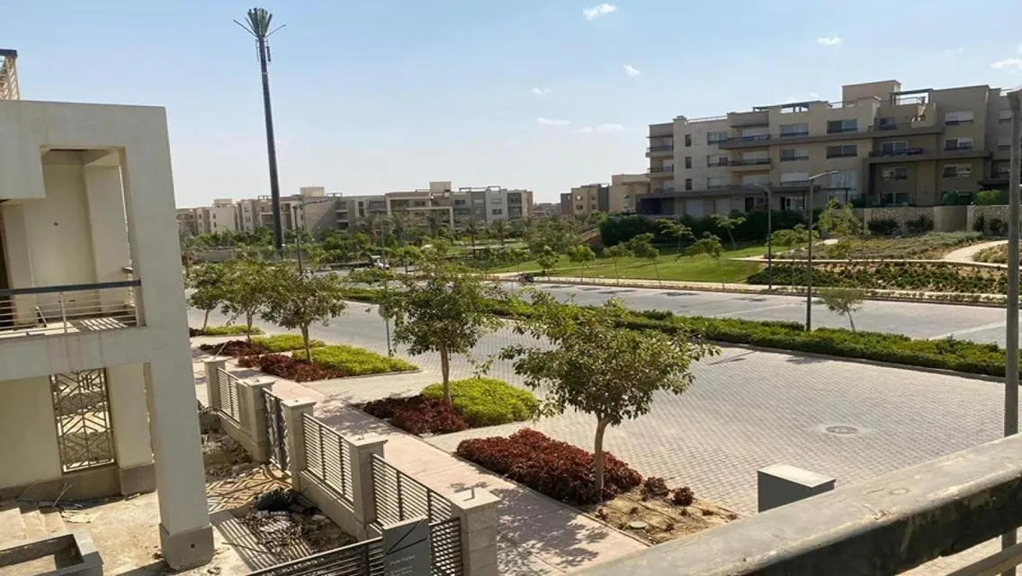 منزل فاخر بمساحة واسعة للبيع