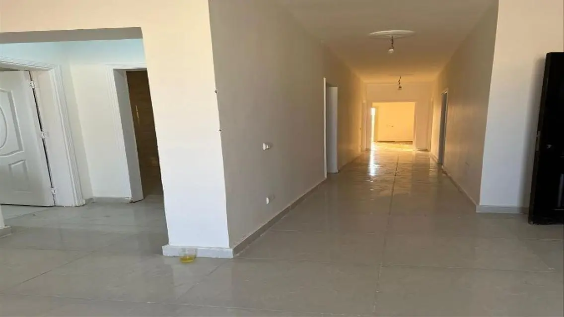 Luxury 3-Bedroom Apartment with Lake Views