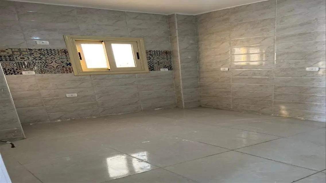 Luxury 3-Bedroom Apartment with Lake Views