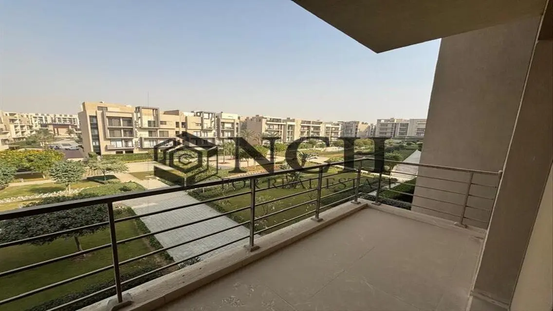 Luxurious Villa for Sale with Private Garden and Pool