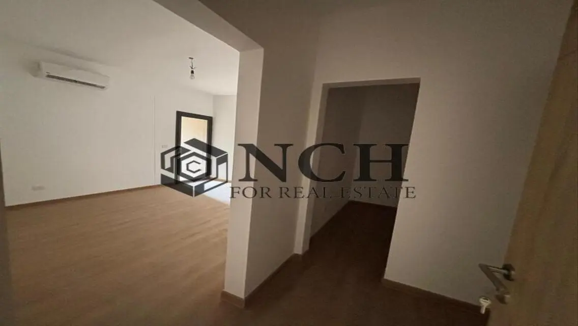 Luxurious Villa for Sale with Private Garden and Pool