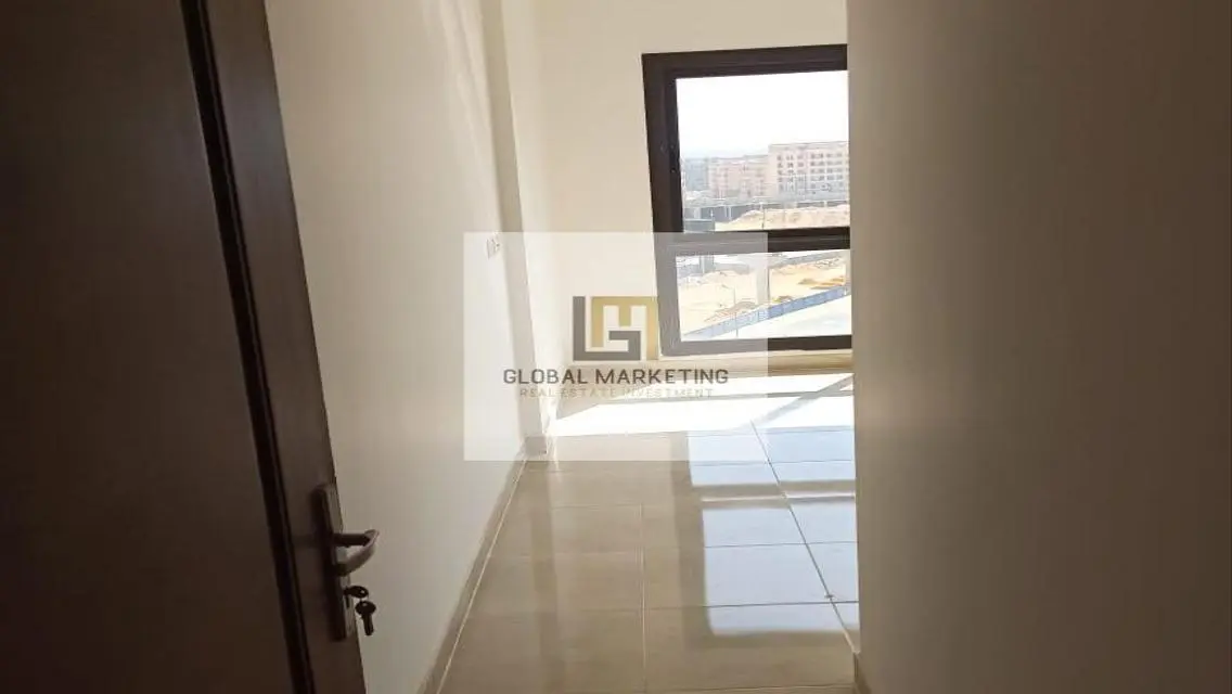 شقة رائعة بمساحة 295 متر مربع للبيع