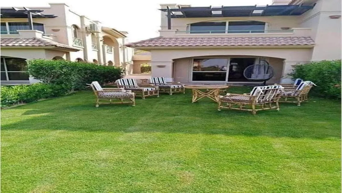 شقة فاخرة في لا فيستا 150