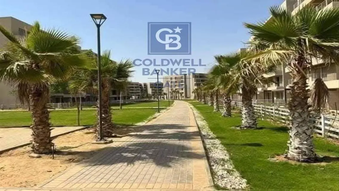 Luxury Apartment Overlooking a Landmark for Sale