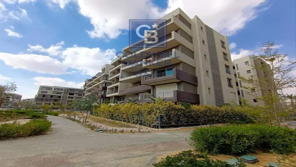 Luxury Apartment Overlooking a Landmark for Sale