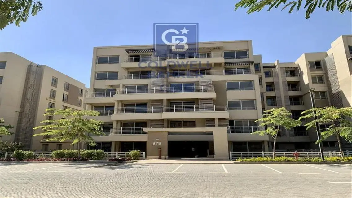 Luxury Apartment Overlooking a Landmark for Sale