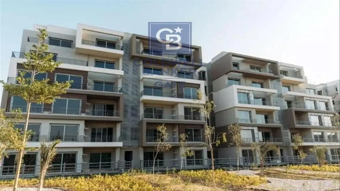Luxury Apartment Overlooking a Landmark for Sale