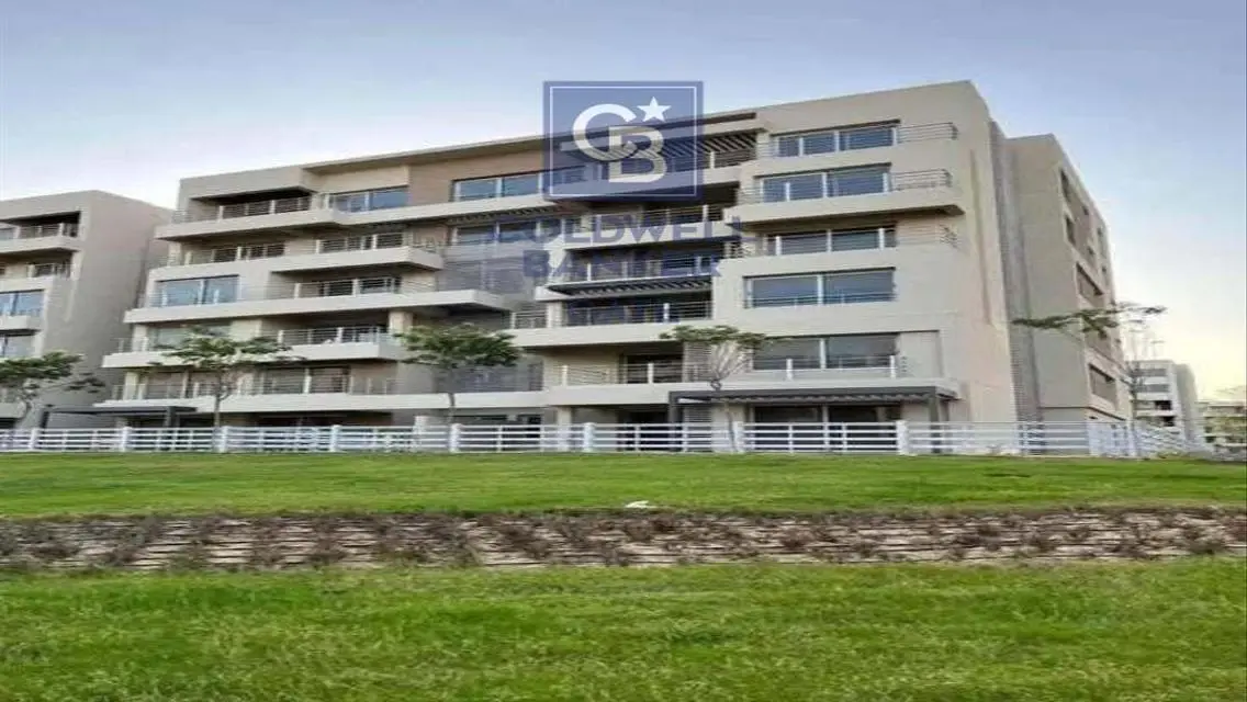 Luxury Apartment Overlooking a Landmark for Sale