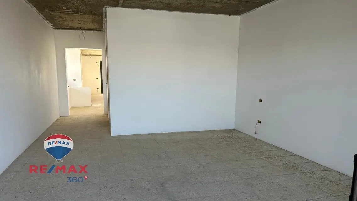 شقة فاخرة مع جميع المرافق بالموقع المناسب