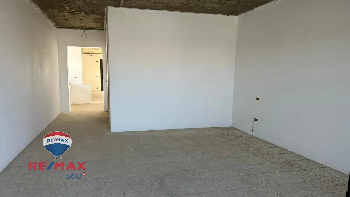 شقة فاخرة مع جميع المرافق بالموقع المناسب