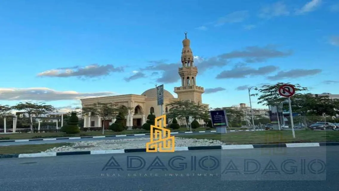 فيلا فاخرة للبيع في منطقة متميزة