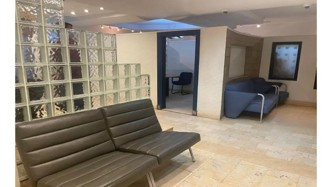 شقة مميزة في مبنى حديث بسعر مناسب