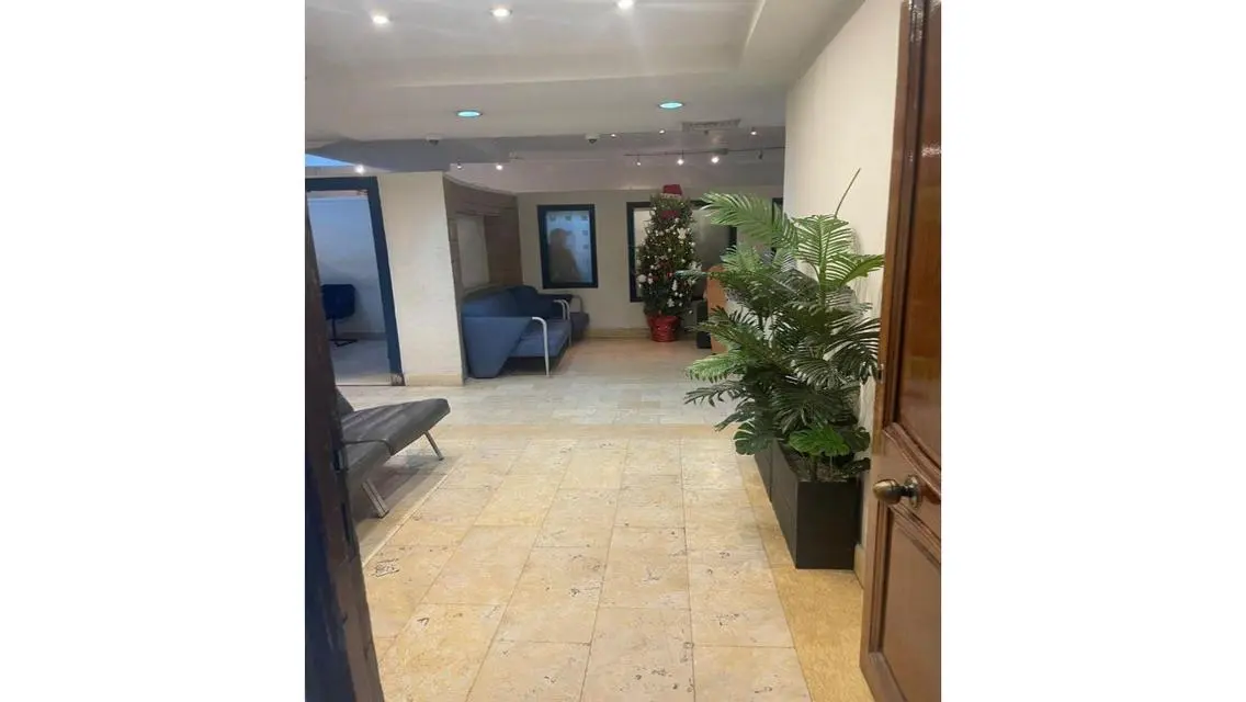 شقة مميزة في مبنى حديث بسعر مناسب