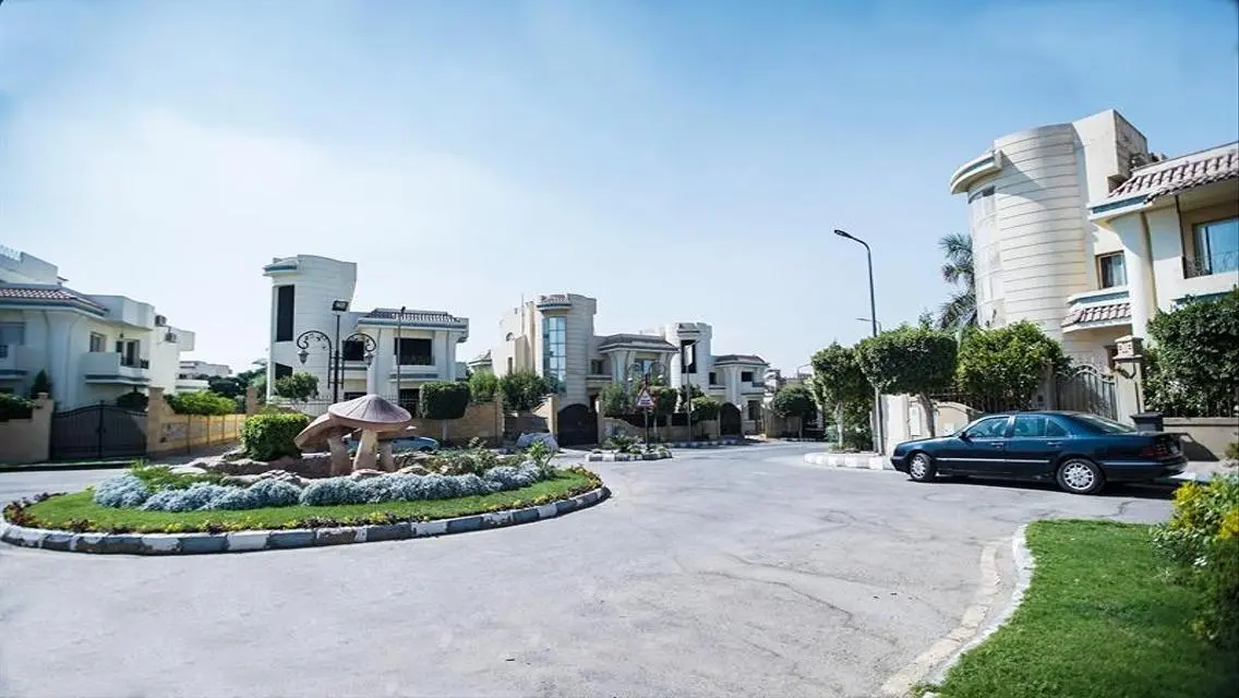 شقة فاخرة بمساحة واسعة للبيع مع إطلالة رائعة