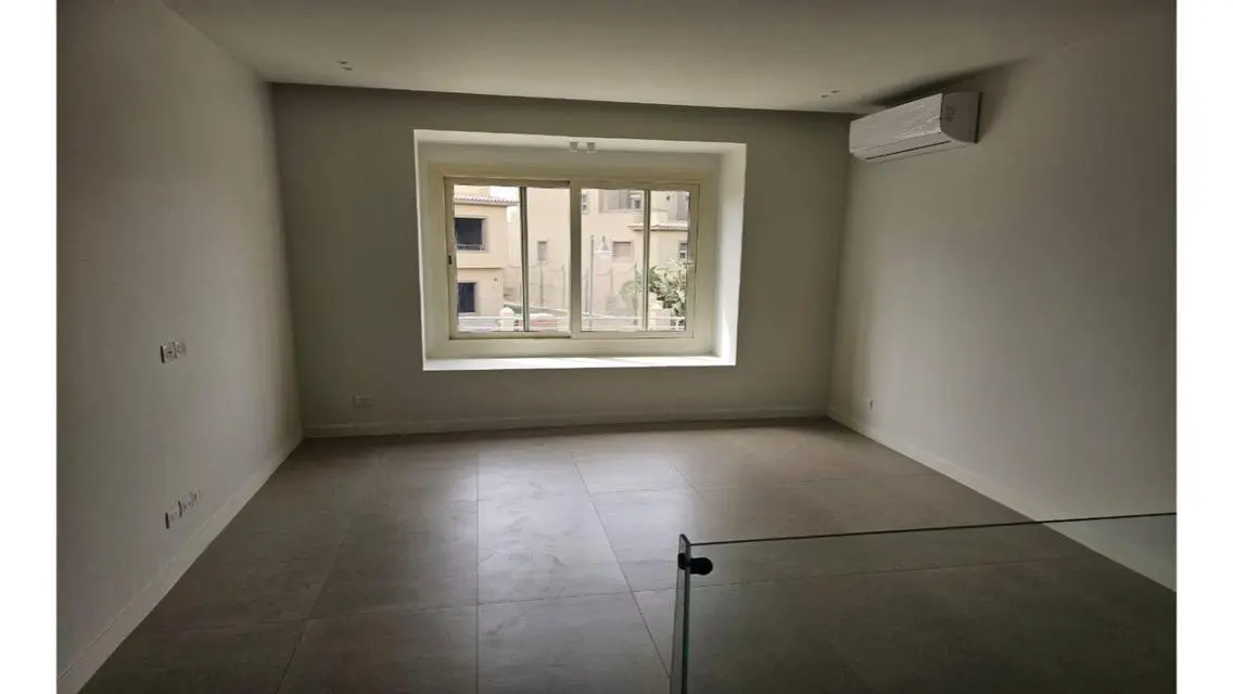 شقة فاخرة بمساحة 380 متر² بسعر 135000 جنيهاً