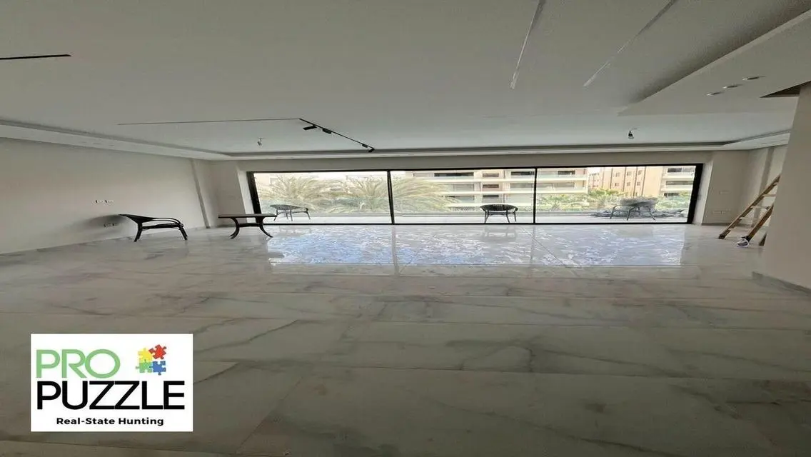 Luxury Apartment for Rent in Compound Lake View Residence