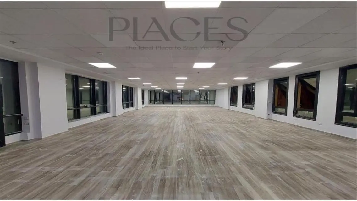 Elegant Meeting Room with Spacious Area