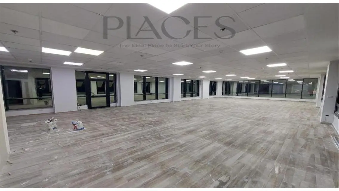 Elegant Meeting Room with Spacious Area