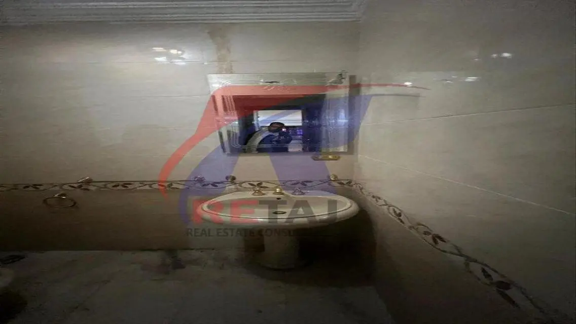 شقة للإيجار بجانب معلم رئيسي - 3 غرف