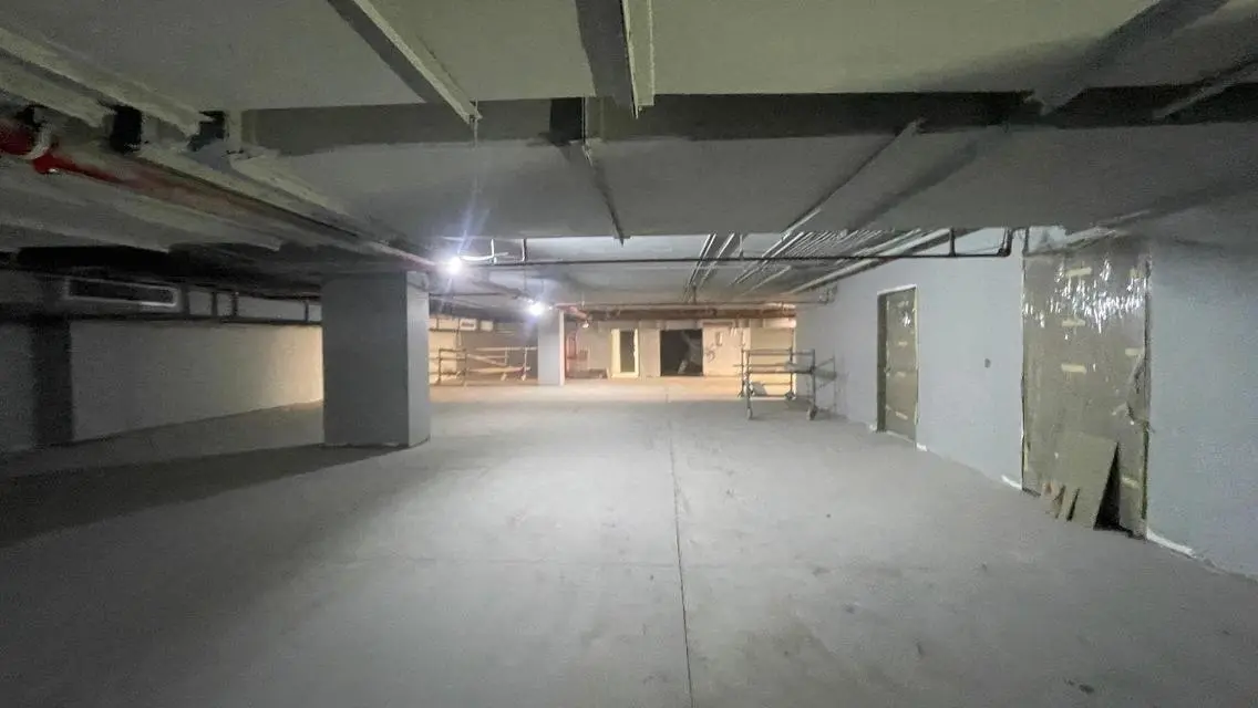 Modern Apartment with Covered Parking in a Prime Location