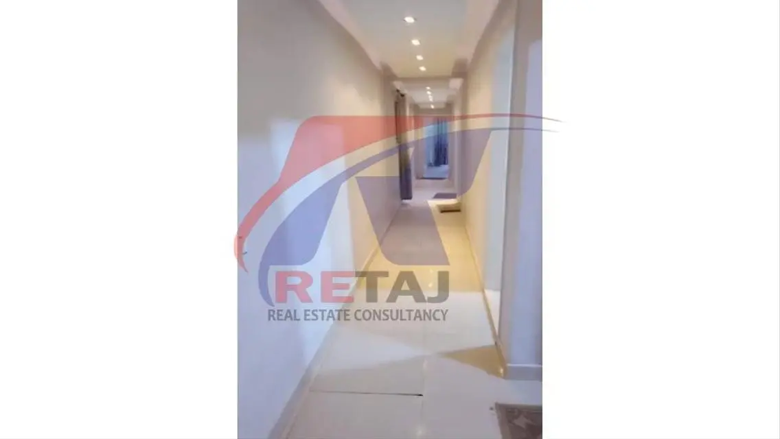 شقة مميزة للإيجار مع شرفة في قلب المدينة