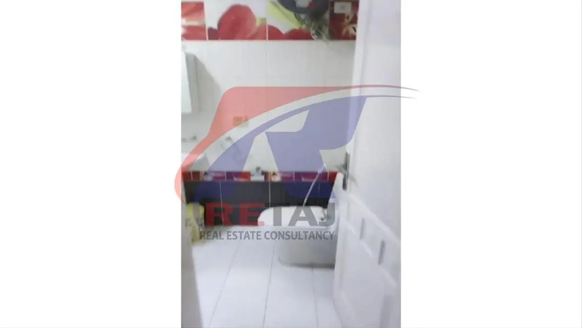 شقة مميزة للإيجار مع شرفة في قلب المدينة