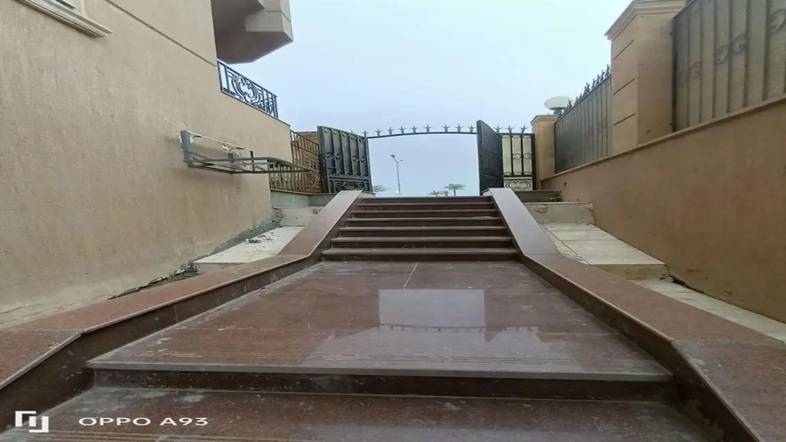 شقة فاخرة للإيجار بمساحة 200 متر