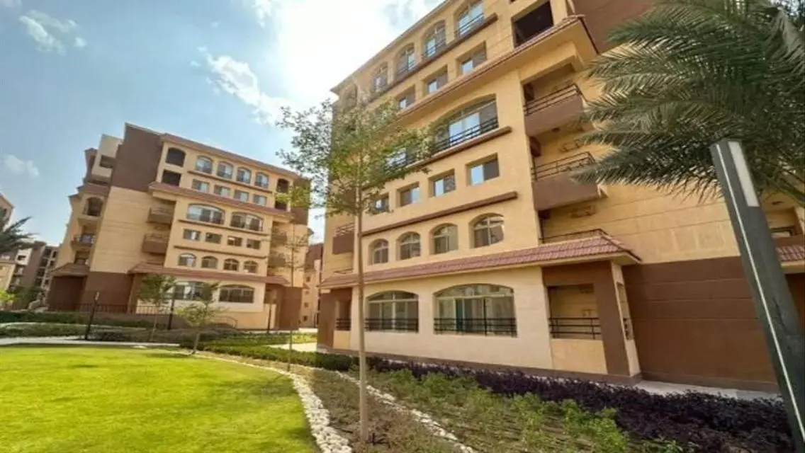 شقة فاخرة بمواصفات استثنائية للبيع
