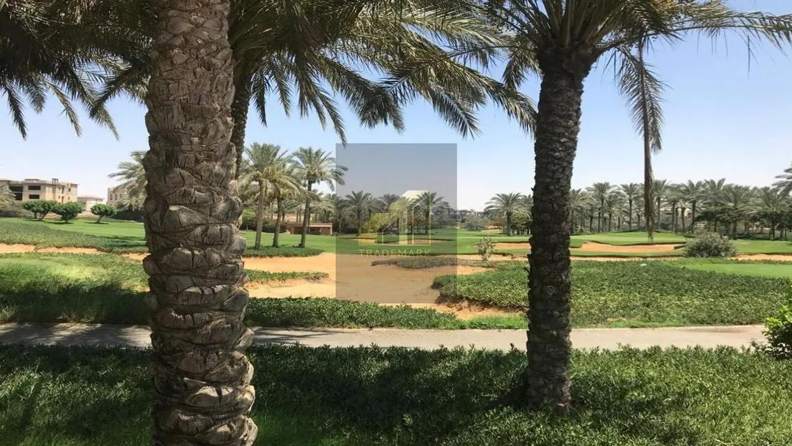 فيلا رائعة 5 غرف نوم مع حديقة ومسبح مشترك