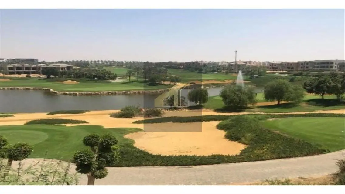 فيلا رائعة 5 غرف نوم مع حديقة ومسبح مشترك
