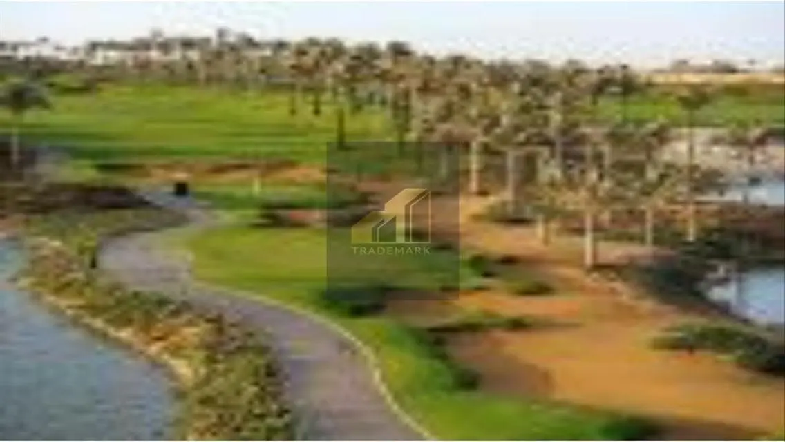 فيلا رائعة 5 غرف نوم مع حديقة ومسبح مشترك