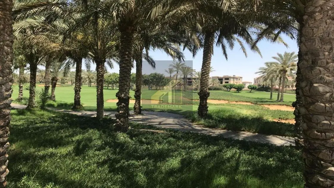 فيلا رائعة 5 غرف نوم مع حديقة ومسبح مشترك