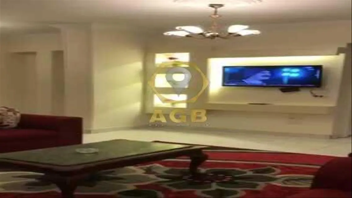 شقة فاخرة للبيع في موقع متميز