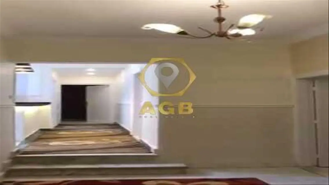 شقة فاخرة للبيع في موقع متميز