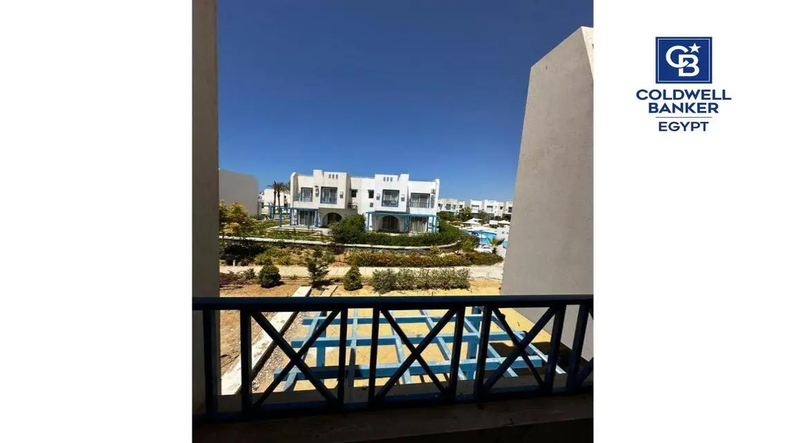 Luxury Apartment with Spacious Garden and Shared Pool