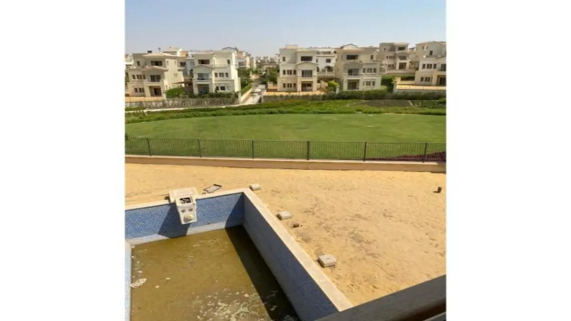 prime location villa for sale in uptown cairo 