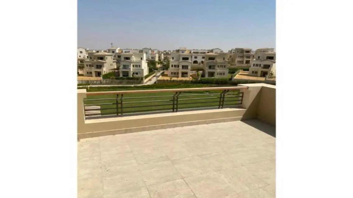 prime location villa for sale in uptown cairo 
