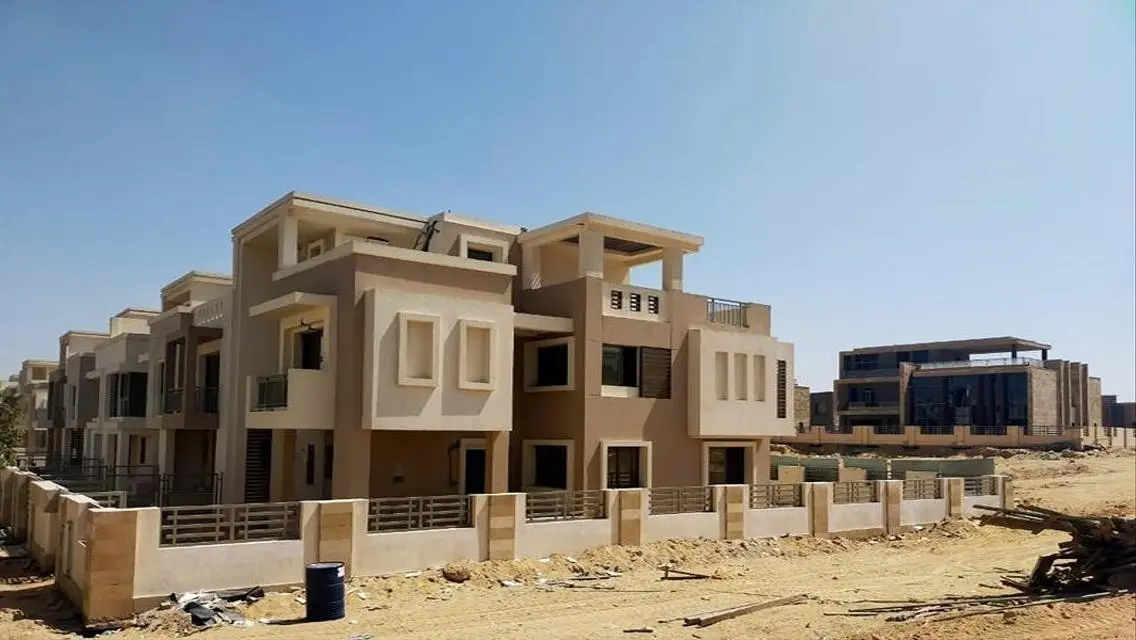 للبيع بسعر لقطه شقه ف تاج سيتي اجمالي اقل م ٥مليون