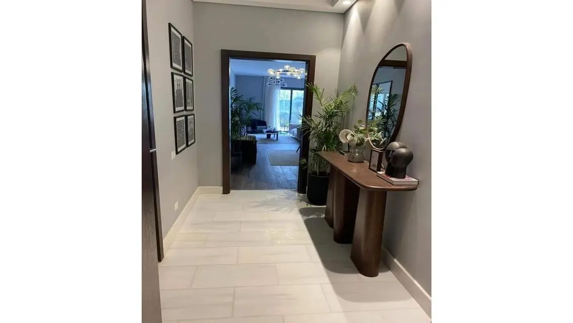 فيلا فاخرة مطلة على بحيرات
