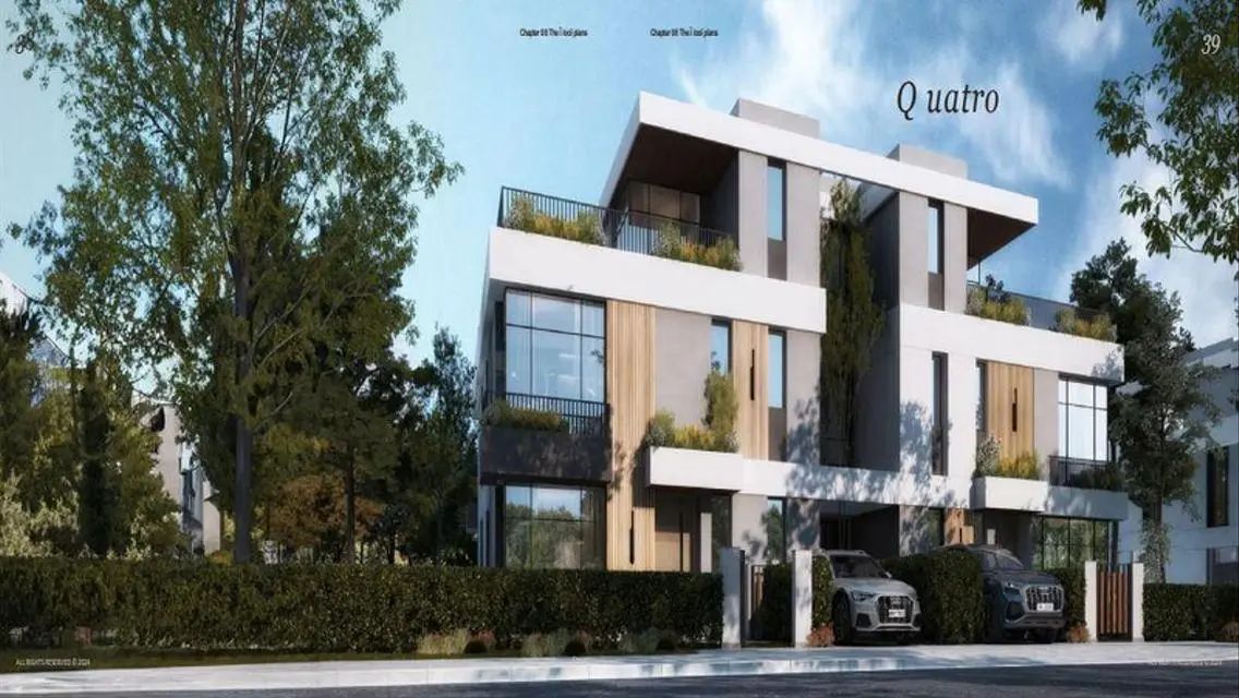 Town house with prime location next to Emaar