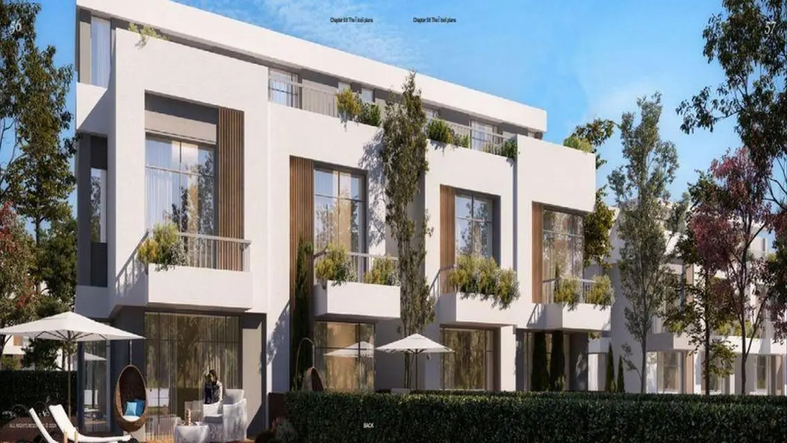 Town house with prime location next to Emaar