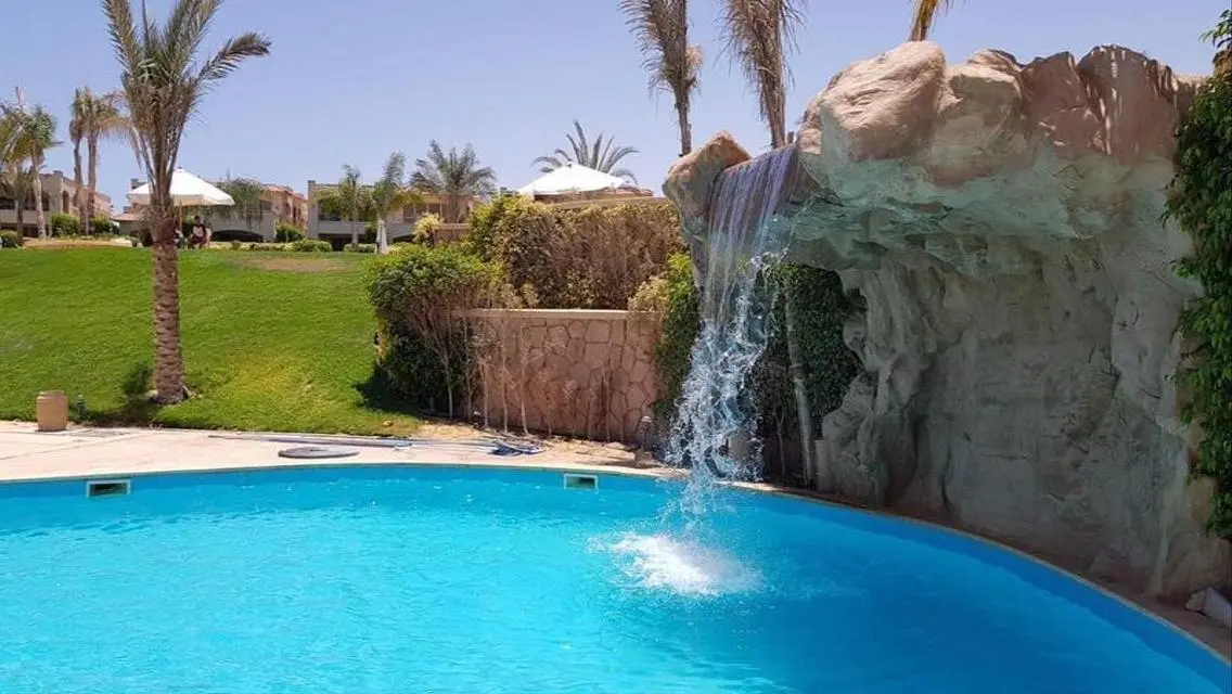 ادفع 20% و استلم الان شالية بجاردن متشطب ع البحر