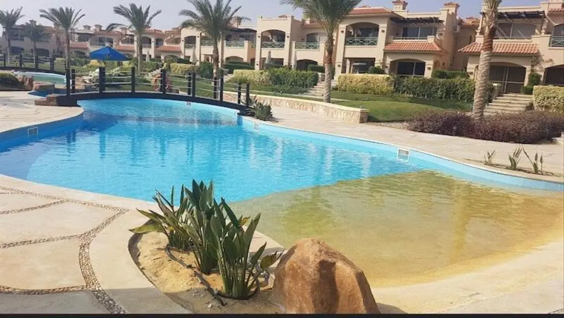 ادفع 20% و استلم الان شالية بجاردن متشطب ع البحر
