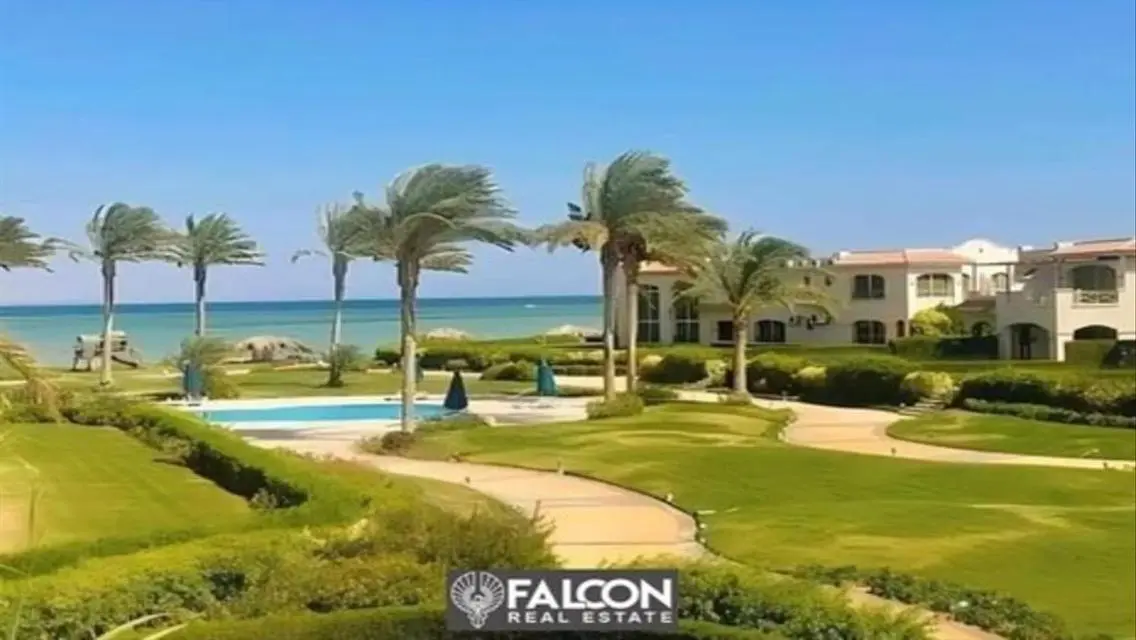 شاليه متشطب علي البحر في العين السخنه , بمقدم 10%
